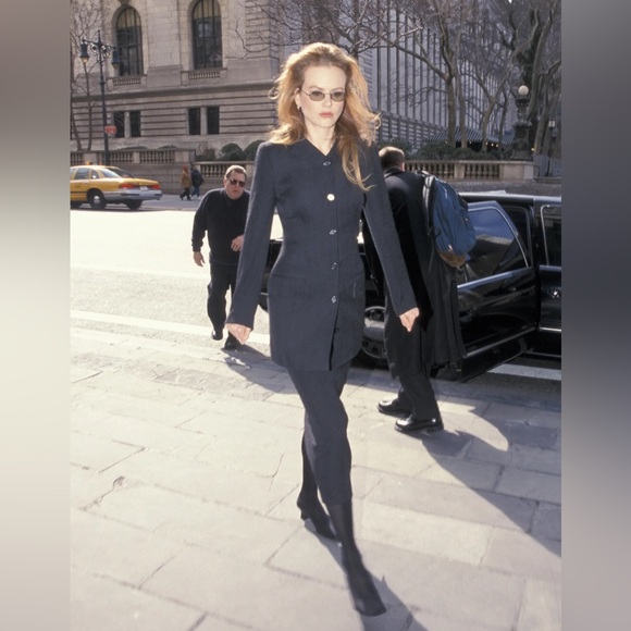 Vintage GIORGIO ARMANI F/W 1999 Wool Collarless Snap Button Blazer in Grey - Picture 2 of 9